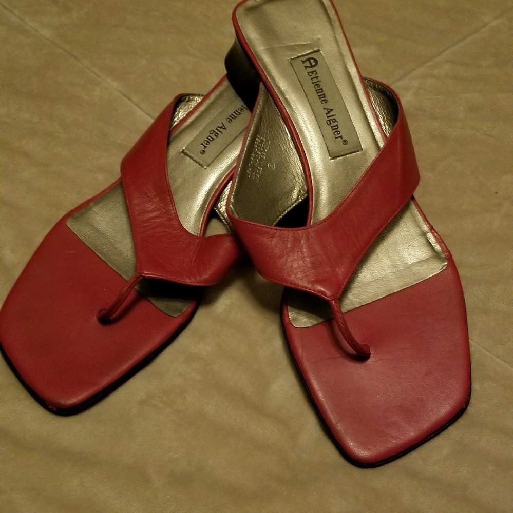 Red Previously Loved LeatherEtienne Aigner Slides